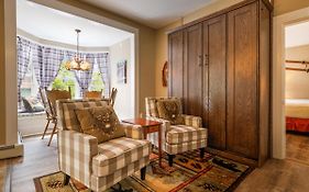 Mira Monte Inn & Suites